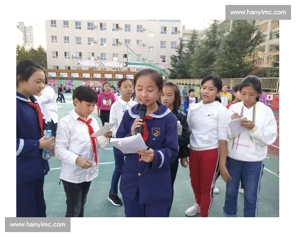 赫伊森首秀汗湿衣襟诠释拼搏，自评表现获认可